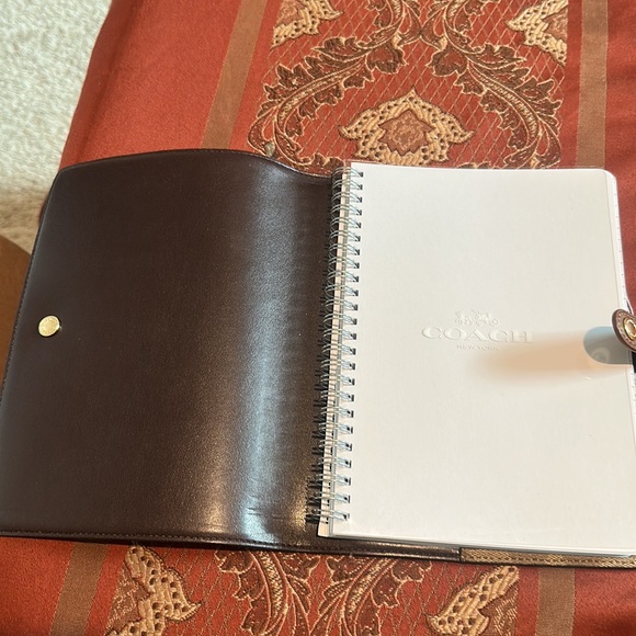 NWT signature Coach notebook.***HOST PICK*** - Picture 2 of 9